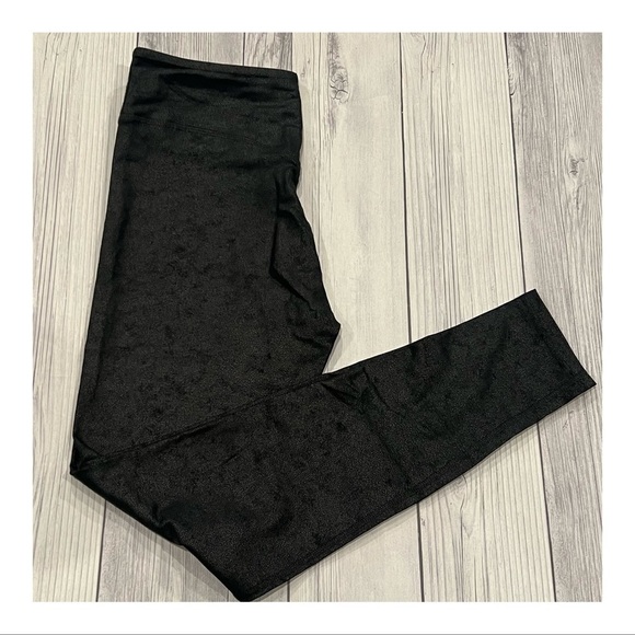 🩶 Crackle Legging || SO Goods for Life || Size Medium (Juniors) 🖤 - Picture 3 of 5